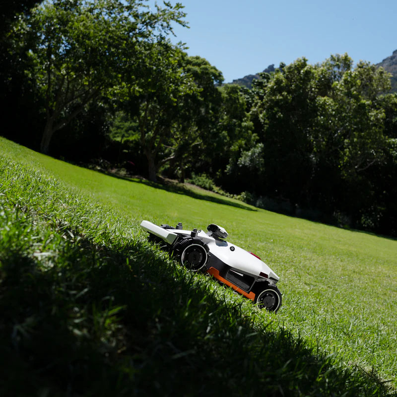 LUBA-2 3000X | 3000m AWD Robotic Mower